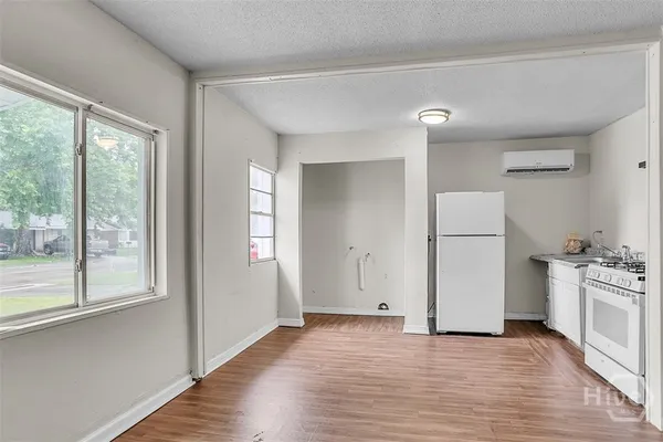 $1,400 | 1013 Carroll Street, Savannah, GA 31415