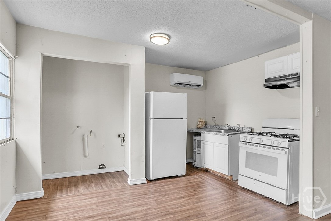 1013 Carroll Street Savannah, GA 31415 - Photo 4 of 23