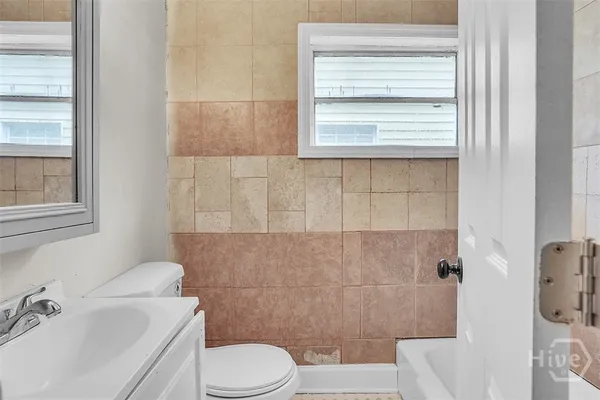 $1,400 | 1013 Carroll Street, Savannah, GA 31415