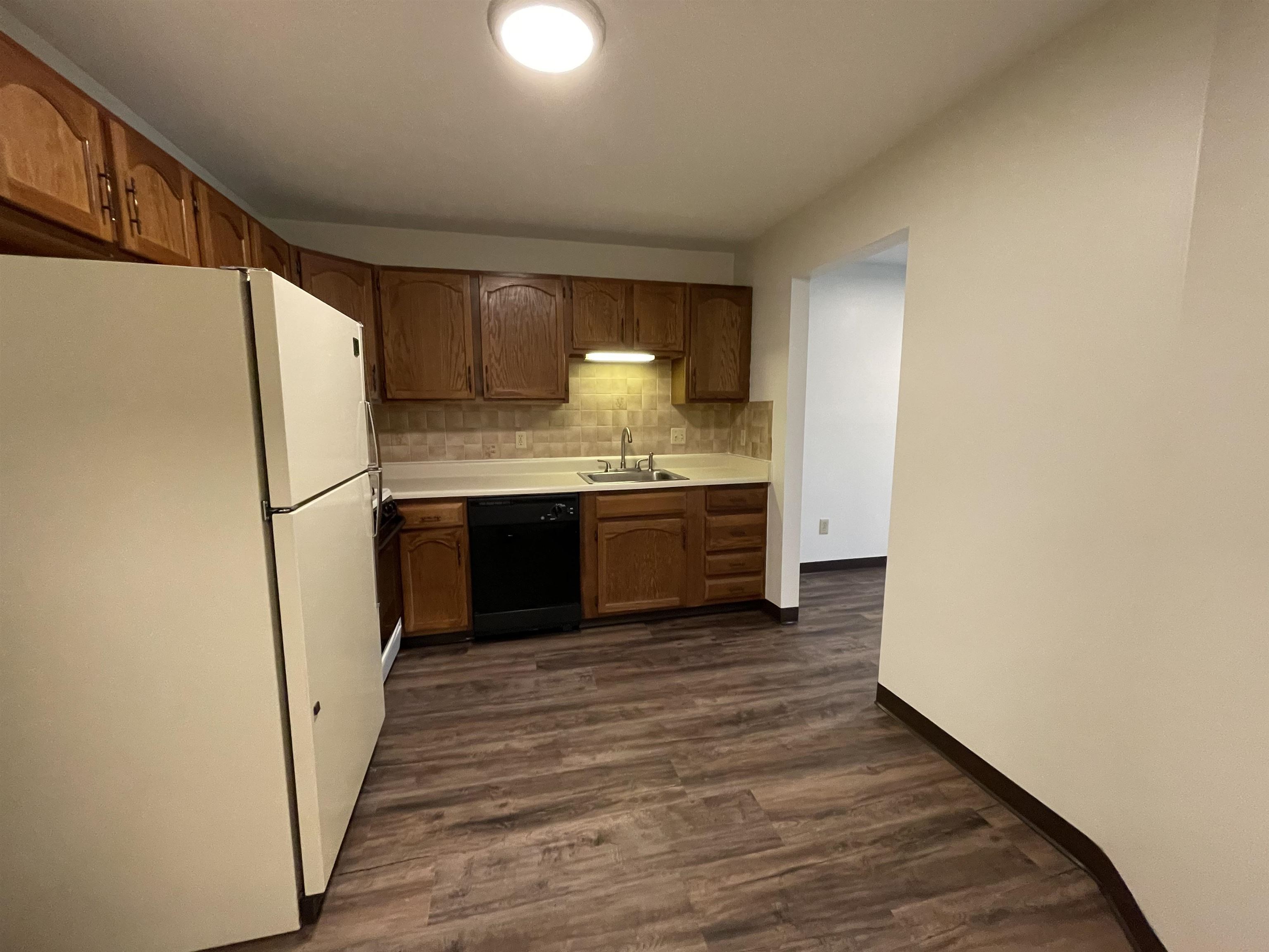 379 Huse Road, Unit 8 Manchester, NH 03103 - Photo 14 of 45