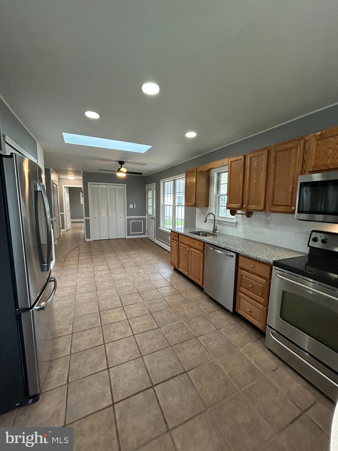 19 Goodturn Road Levittown, PA 19057 - Photo 4 of 24