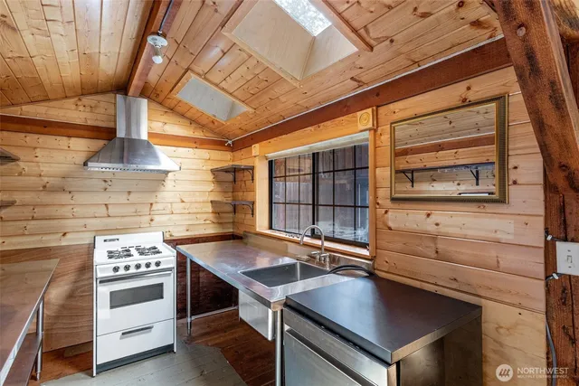 $450,000 | 35 North Airport Way, Stuart Island, WA 98250