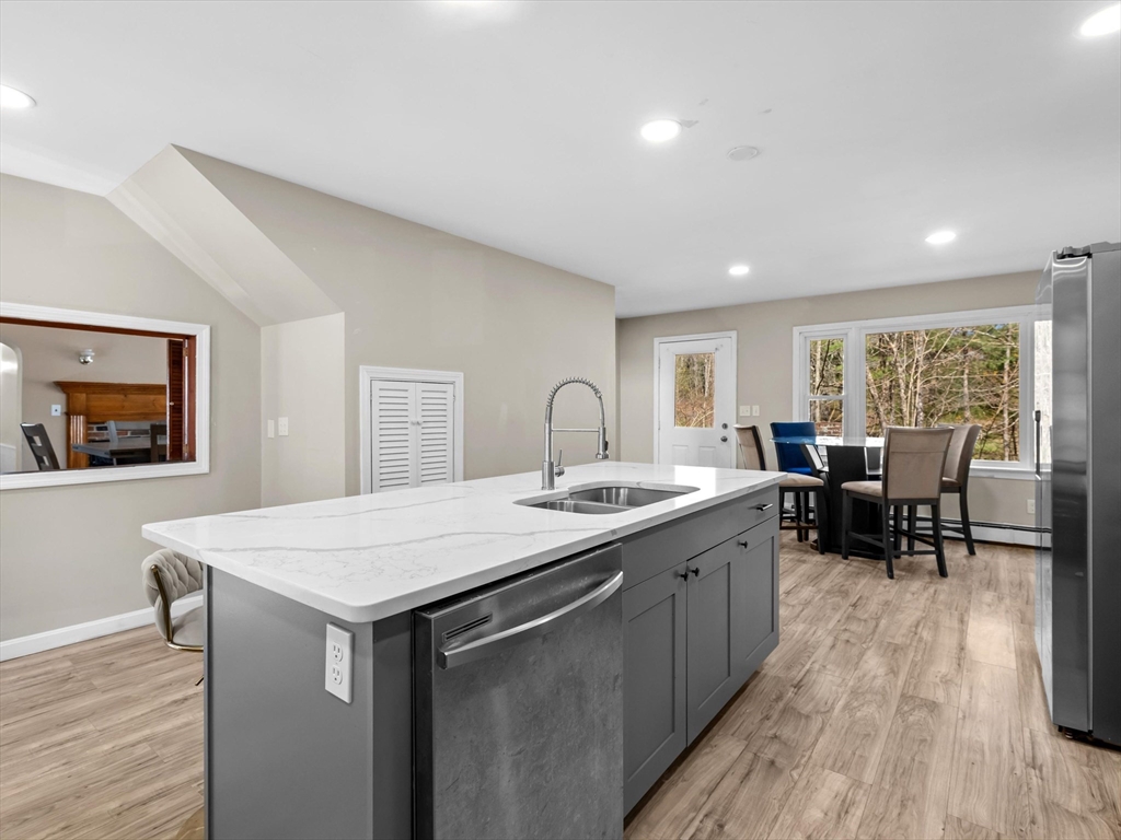549 Main Street Townsend, MA 01474 - Photo 4 of 42