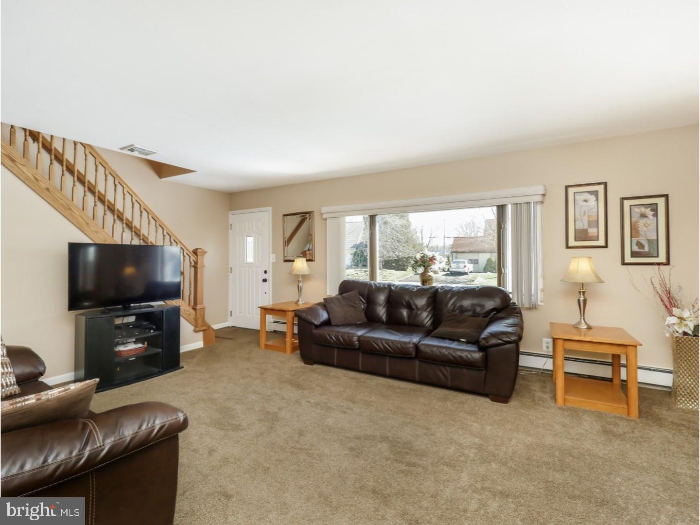 23 Trail Road Levittown, PA 19056 - Photo 4 of 25 Living Room