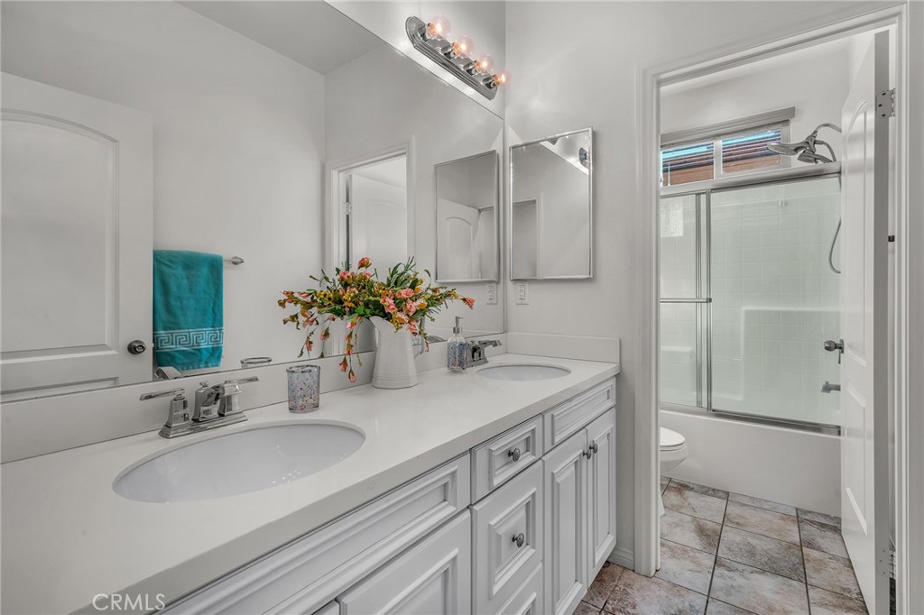 28217 Nield Court Saugus, CA 91350 - Photo 15 of 41 Upstairs guest bathroom