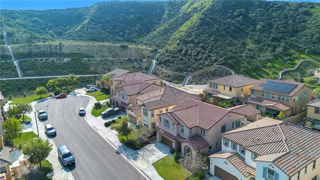 $1,049,000 | 28217 Nield Court, Saugus, CA 91350