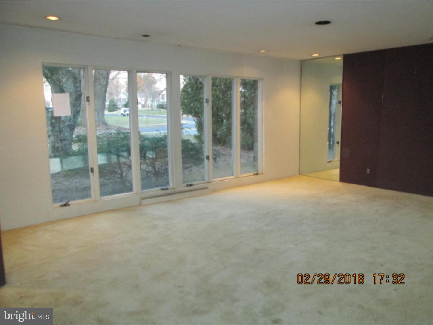 52 Andrew Road Huntingdon Valley, PA 19006 - Photo 3 of 22 Living Room