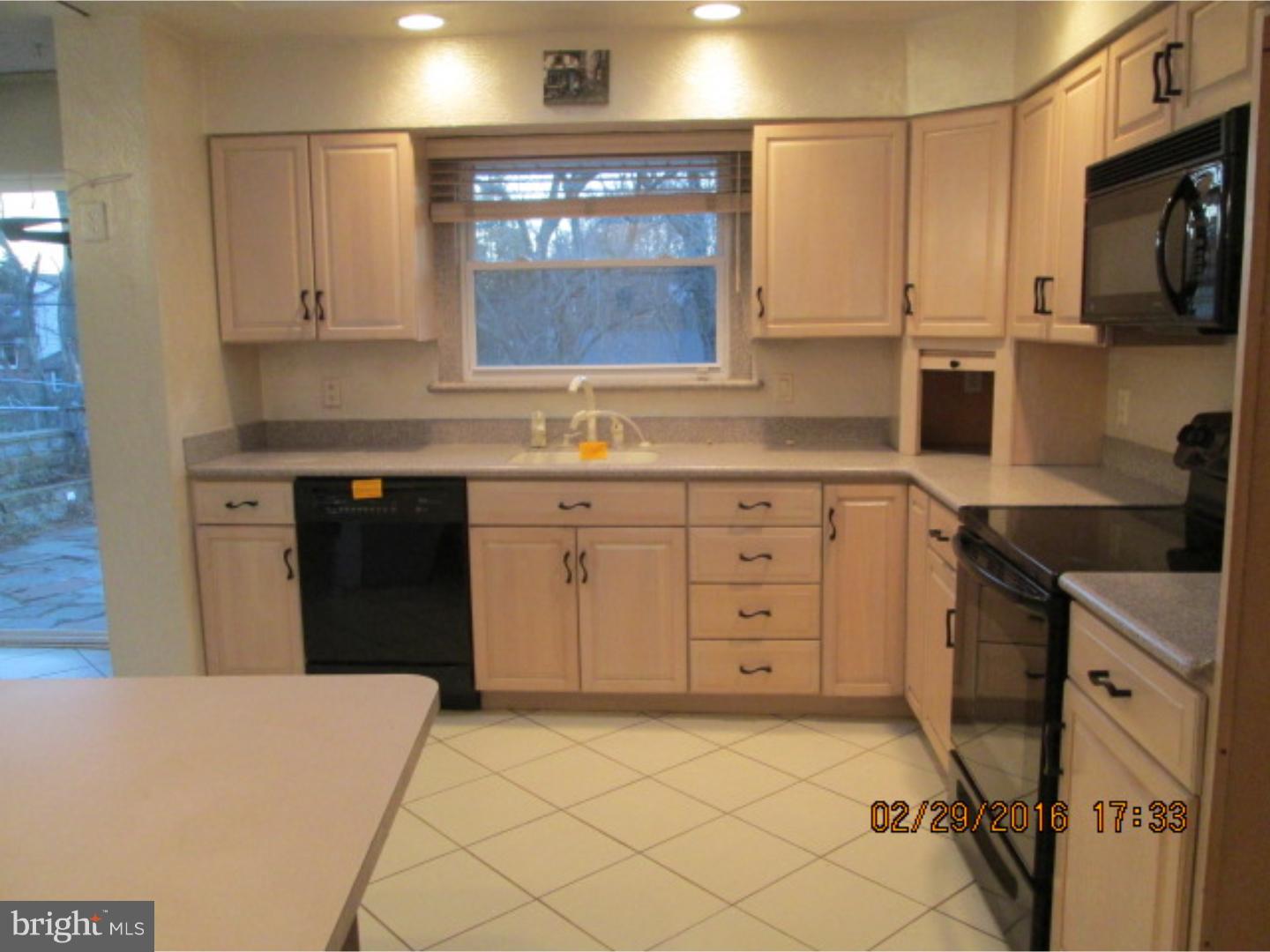 52 Andrew Road Huntingdon Valley, PA 19006 - Photo 5 of 22 Kitchen