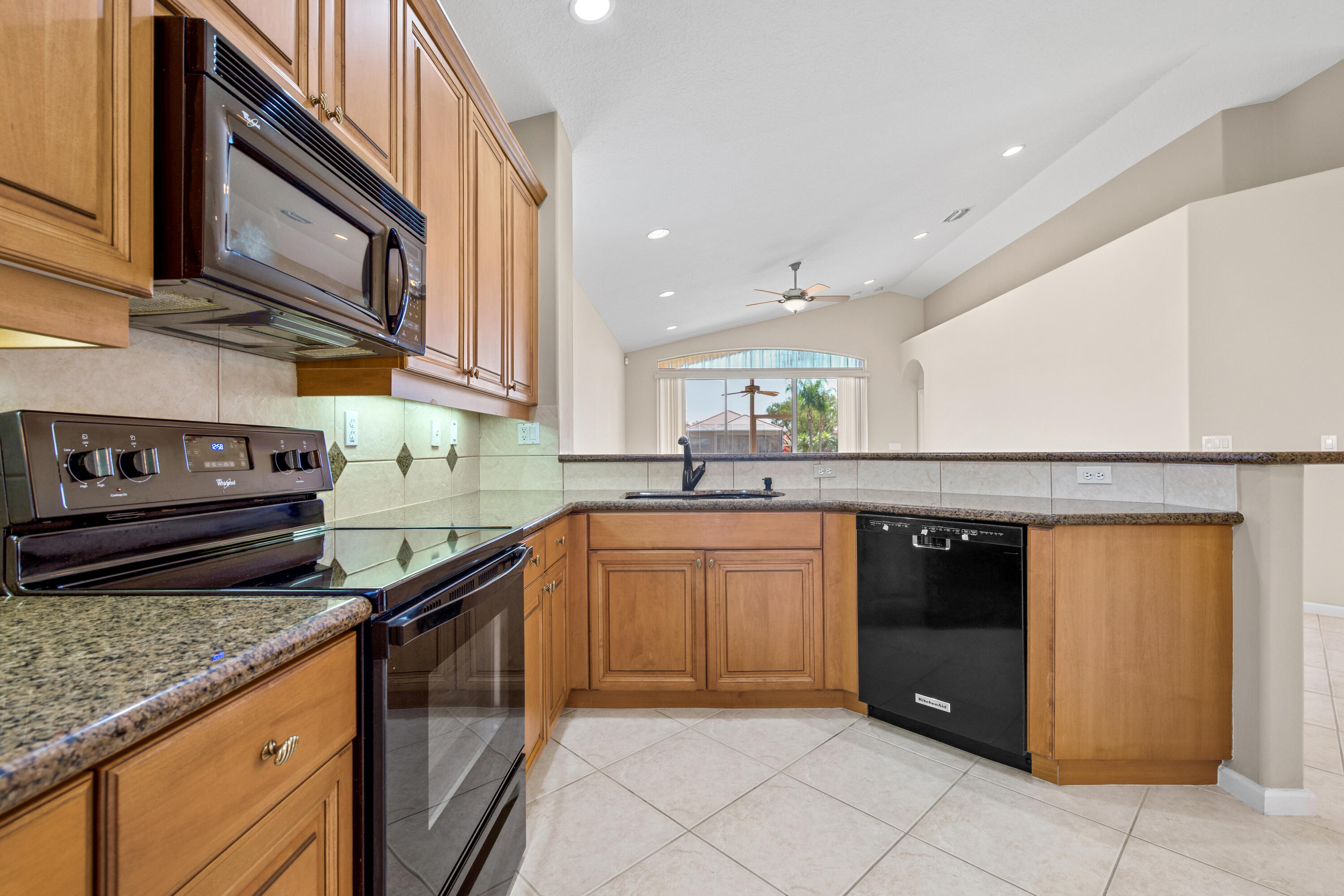 7086 Del Corso Lane Delray Beach, FL 33446 - Photo 19 of 66 DSC_8145