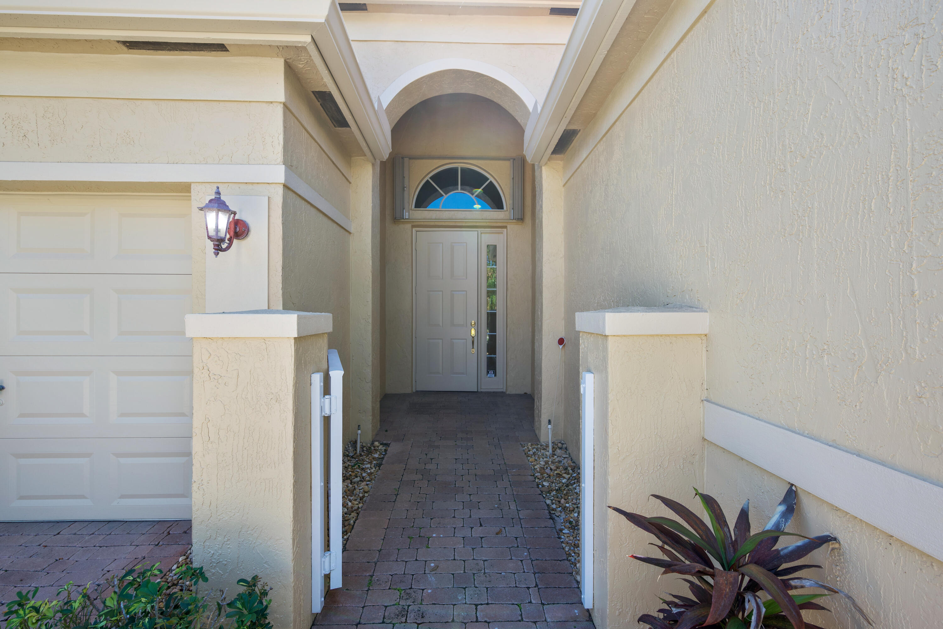 7086 Del Corso Lane Delray Beach, FL 33446 - Photo 8 of 66 DSC_8050