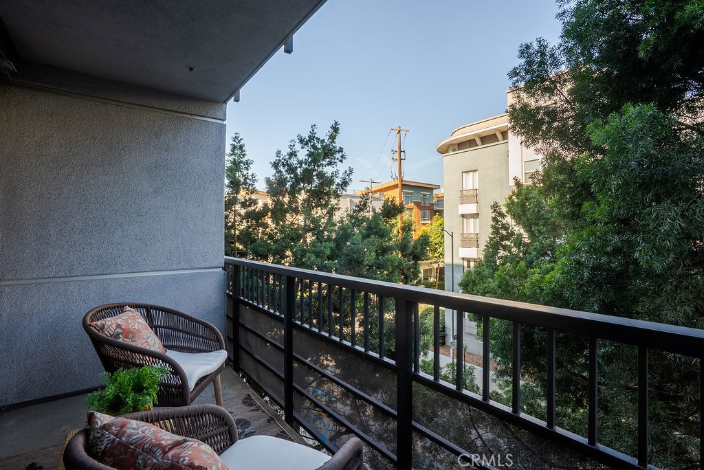 629 Traction Avenue, Unit 312 Los Angeles, CA 90013 - Photo 12 of 45 a view of a balcony with furniture