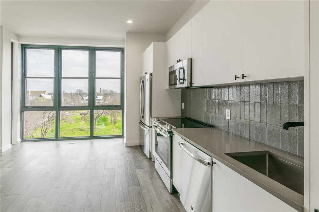 800 Embassy Drive, Unit 407 Austin, TX 78702 - Photo 6 of 39