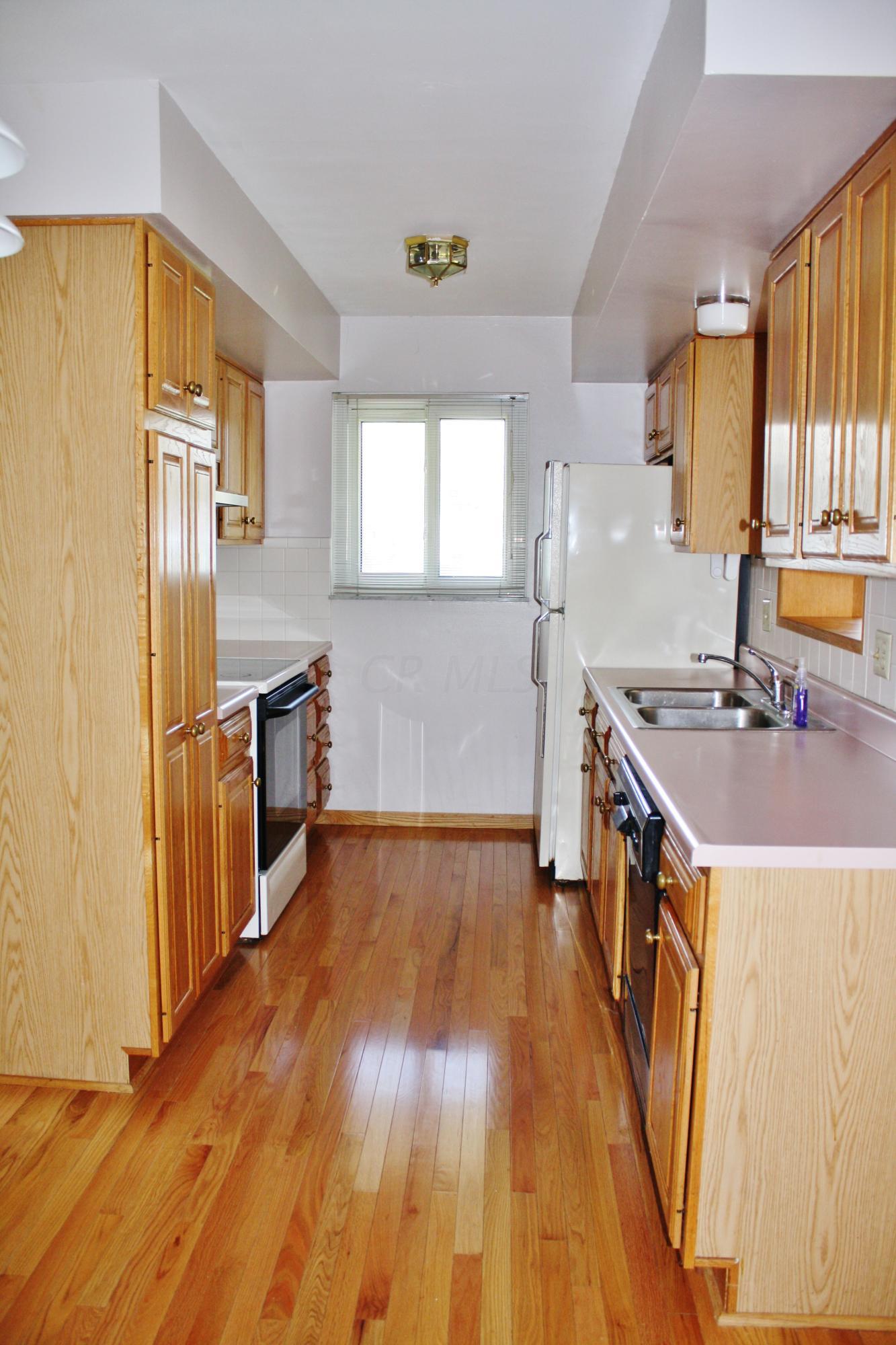 4489 Midvale Road Columbus, OH 43224 - Photo 8 of 25 Gallery Image 8