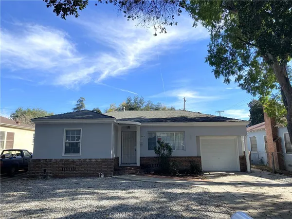 $2,195 | 2717 Crescent Avenue, San Bernardino, CA 92405