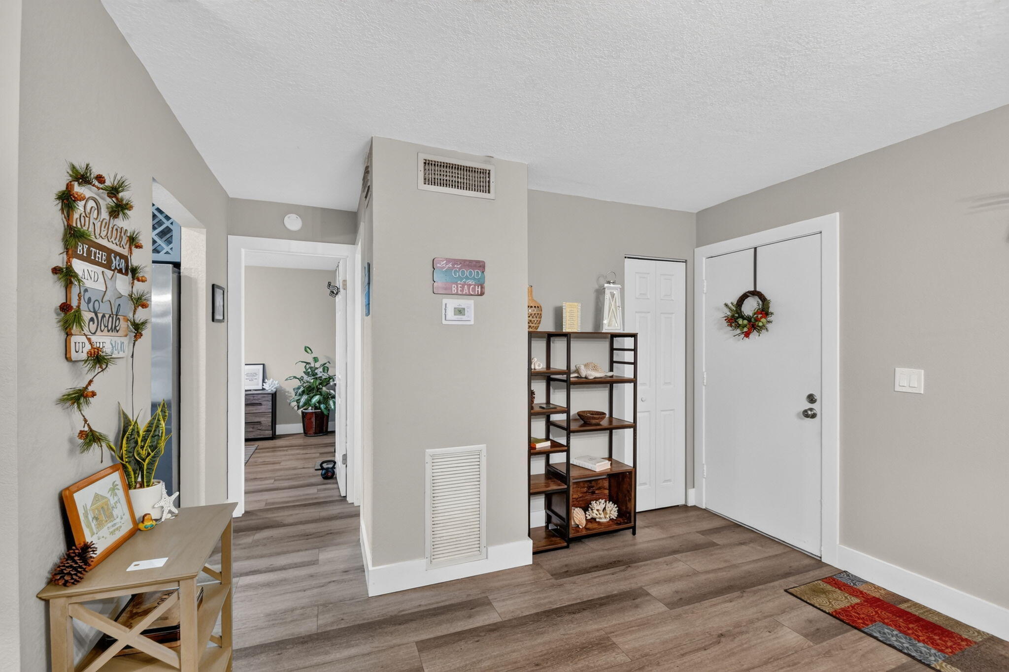 500 Davis Road, Unit 25 Palm Springs, FL 33461 - Photo 5 of 32 4-web-or-mls-DSC_8595
