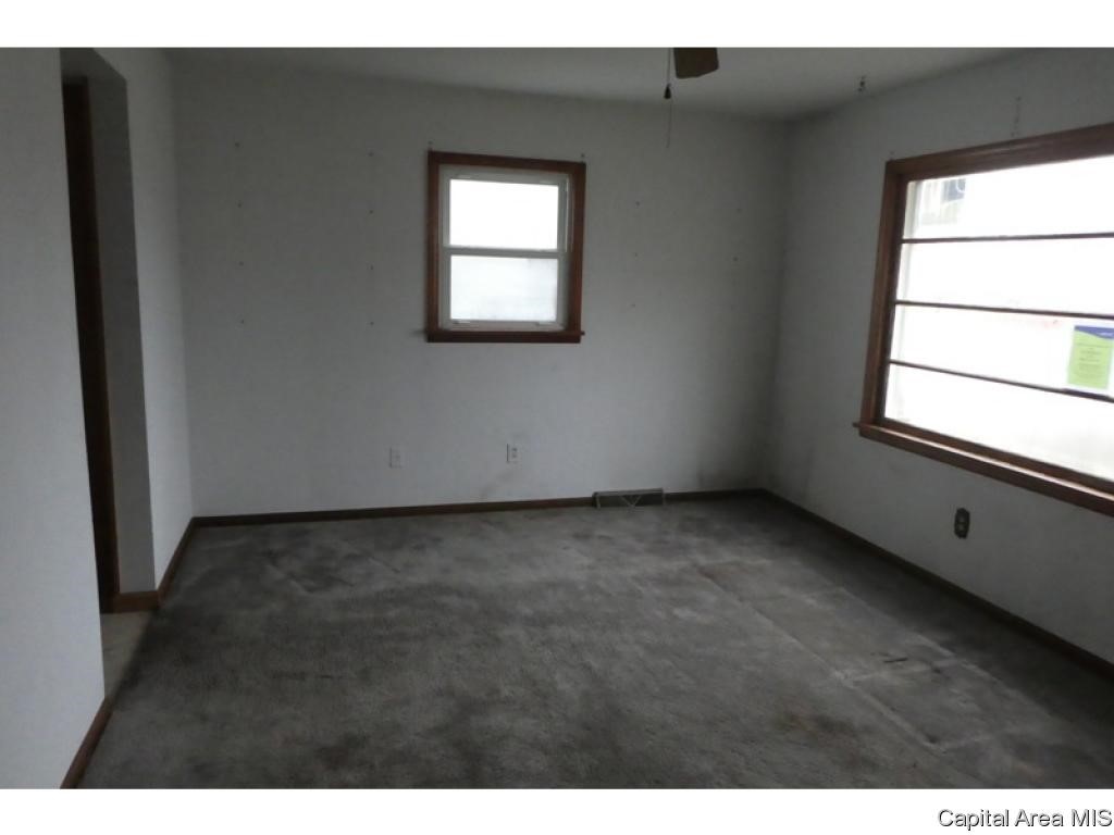3101 South 14th Street Springfield, IL 62703 - Photo 3 of 11