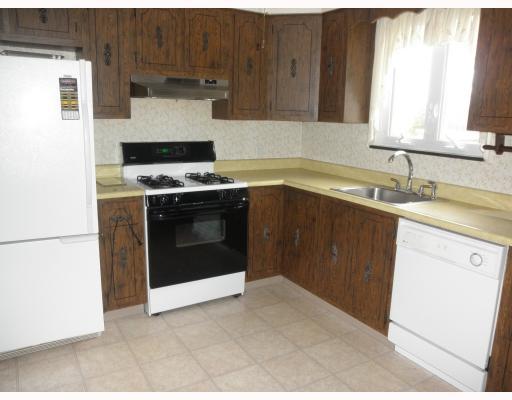 417 Trestle Road Plum, PA 15239 - Photo 2 of 8 Kitchen.