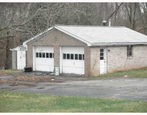 417 Trestle Road Plum, PA 15239 - Photo 7 of 8 Parking Lot/Garage.