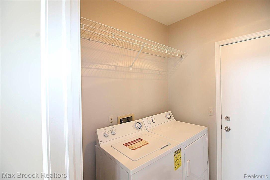 4689 Covington Court Rochester, MI 48306 - Photo 20 of 33 4698 Covington Ct-9937.JPG