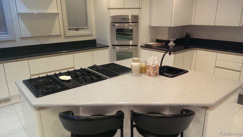 5688 Murfield Drive Rochester, MI 48306 - Photo 5 of 43 IMAG0023.jpg