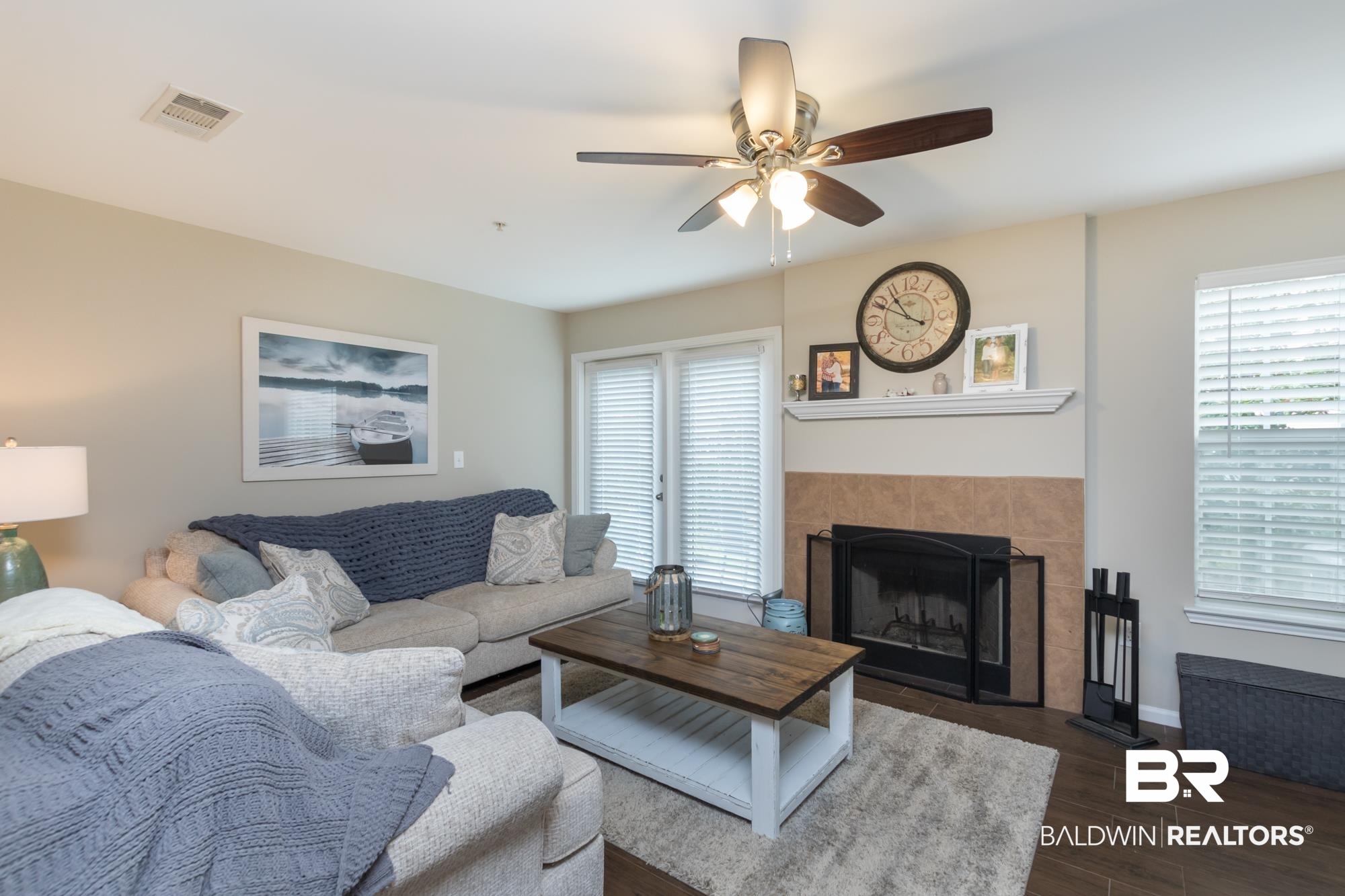 1517 Regency Road, Unit 151 Gulf Shores, AL 36542 - Photo 8 of 31 Living Area