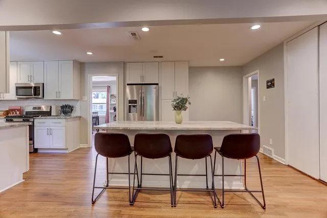 $319,900 | 4908 Mockingbird Lane, Memphis, TN 38117