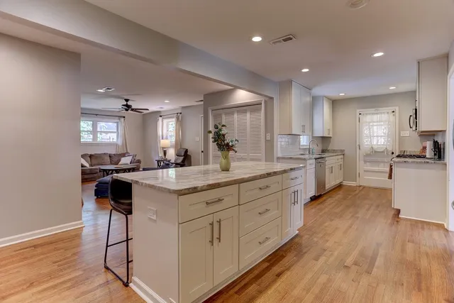 $319,900 | 4908 Mockingbird Lane, Memphis, TN 38117