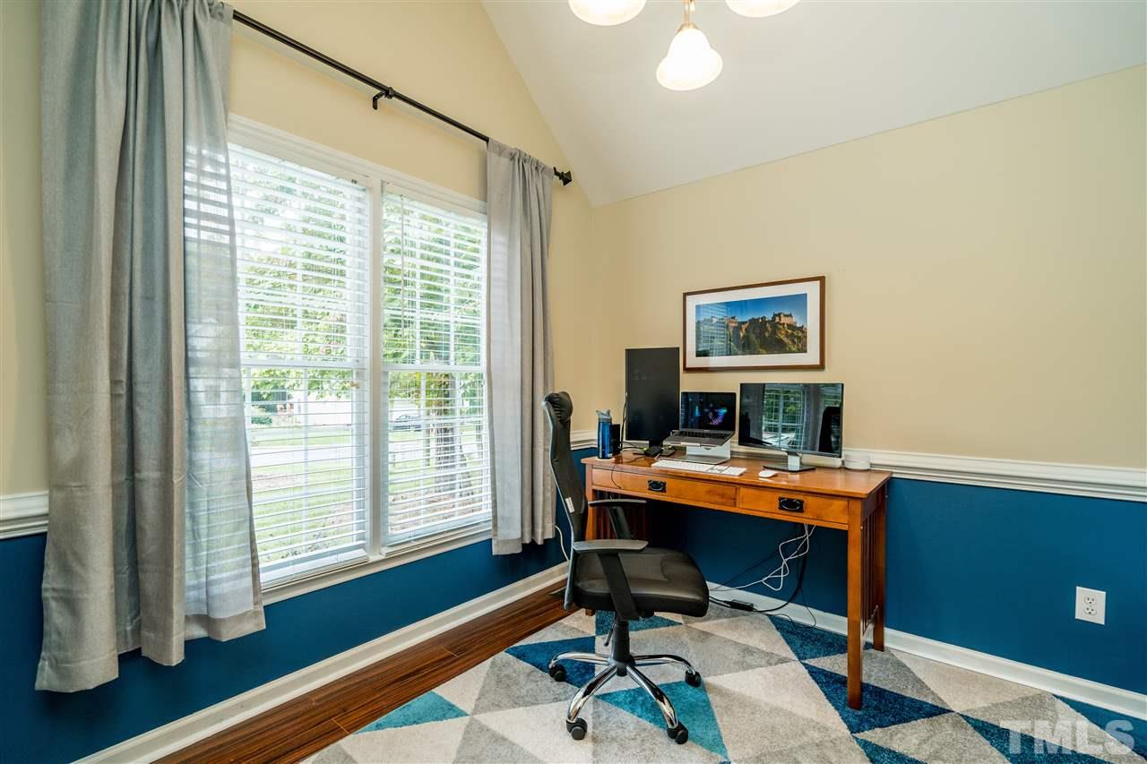 5221 Fairmead Circle Raleigh, NC 27613 - Photo 4 of 25