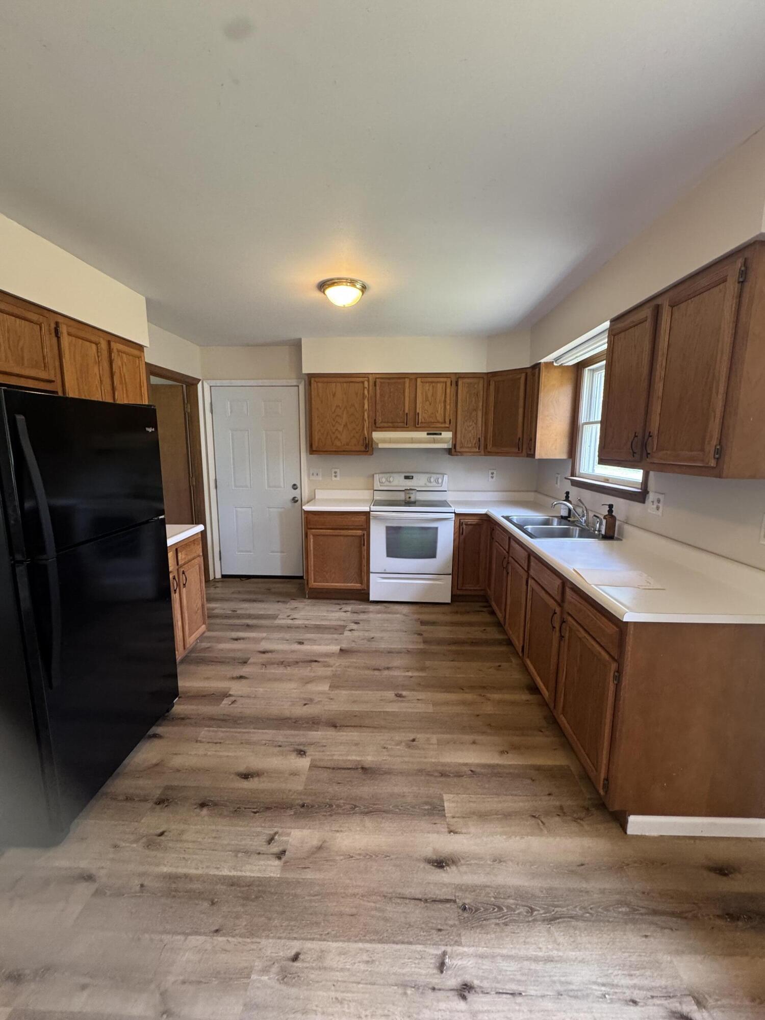 113 East South Street Decatur, MI 49045 - Photo 5 of 18 IMG_0191