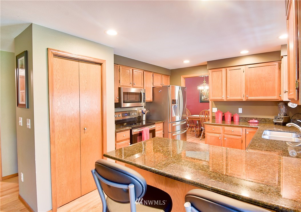 2429 182nd Place Southeast Bothell, WA 98012 - Photo 6 of 32 Gallery Image 6