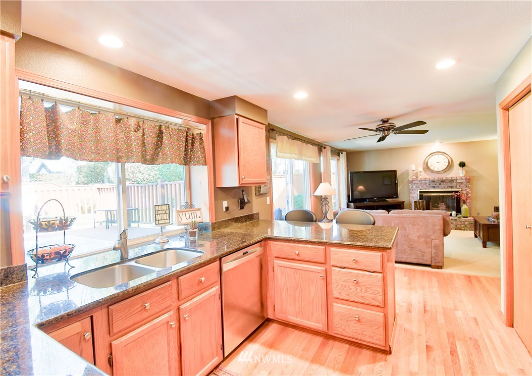 2429 182nd Place Southeast Bothell, WA 98012 - Photo 8 of 32 Gallery Image 8