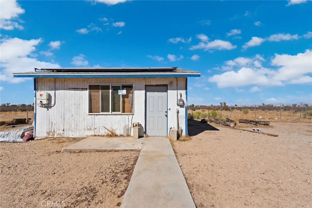 11772 Middleton Road Phelan, CA 92371 - Photo 40 of 40 a view of a house with a snow in the yard