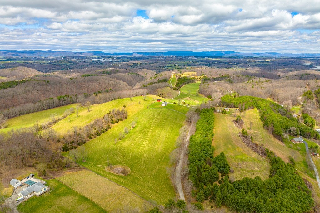 3727 Hodge Hollow Road Pulaski, VA 24301 - Photo 5 of 75 Gallery Image 5