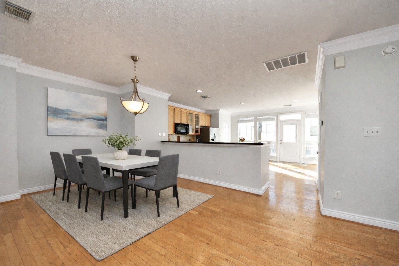 5909 Katy Street Houston, TX 77007 - Photo 16 of 34 Dining room - Virtually staging.