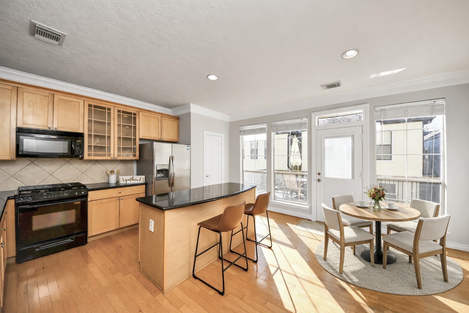 5909 Katy Street Houston, TX 77007 - Photo 6 of 34 Inviting kitchen for all your cooking needs. Virtual staging.