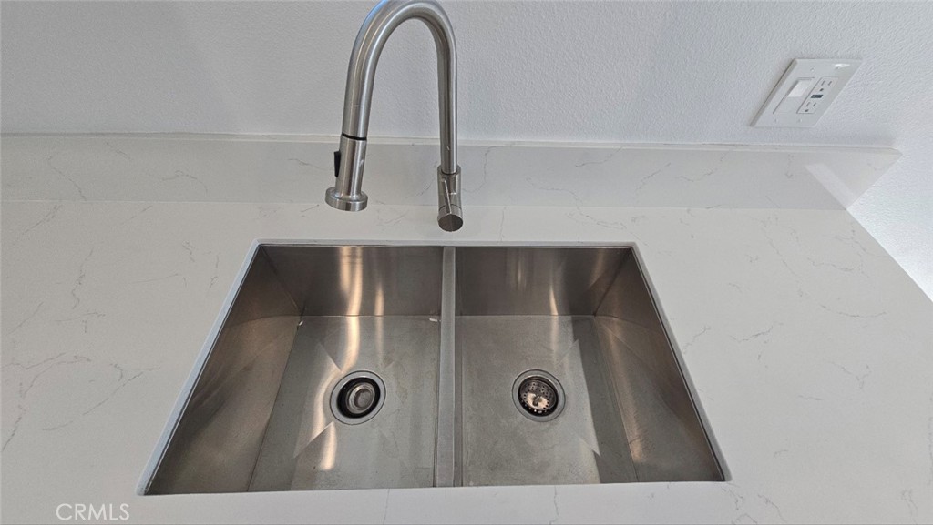 10413 Avalon Boulevard Los Angeles, CA 90003 - Photo 18 of 23