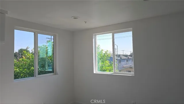$3,200 | 10413 Avalon Boulevard, Los Angeles, CA 90003