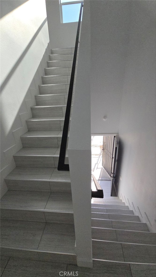 10413 Avalon Boulevard Los Angeles, CA 90003 - Photo 5 of 23 a view of entryway