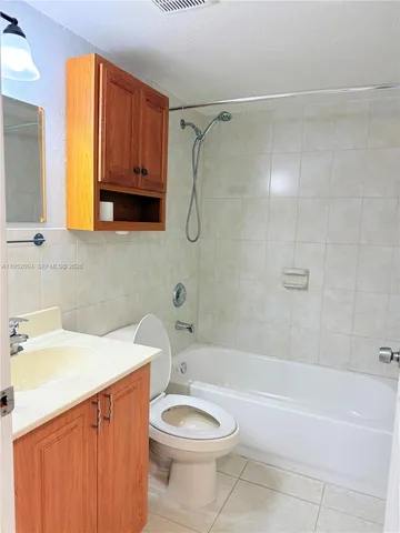 $2,300 | 7200 Northwest 179th Street, Unit 111, Hialeah, FL 33015