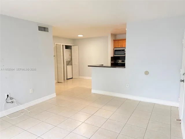 $2,300 | 7200 Northwest 179th Street, Unit 111, Hialeah, FL 33015