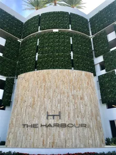 $535,000 | 16385 Biscayne Boulevard, Unit 2702, North Miami Beach, FL 33160