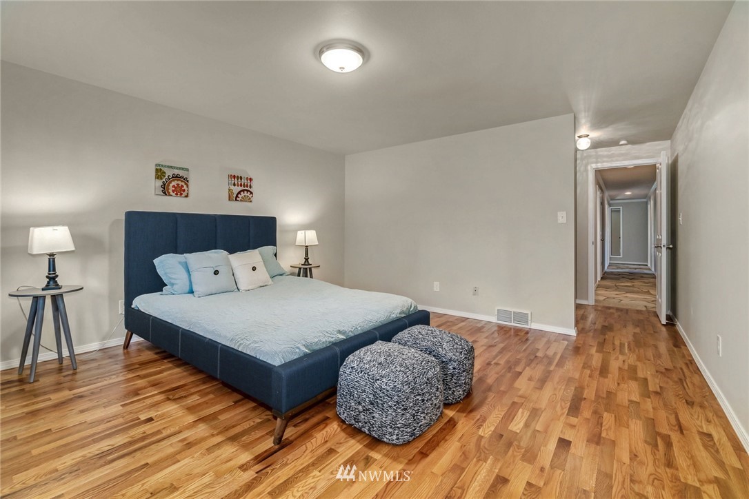 9101 Northeast 190th Street Bothell, WA 98011 - Photo 12 of 25 Gallery Image 12