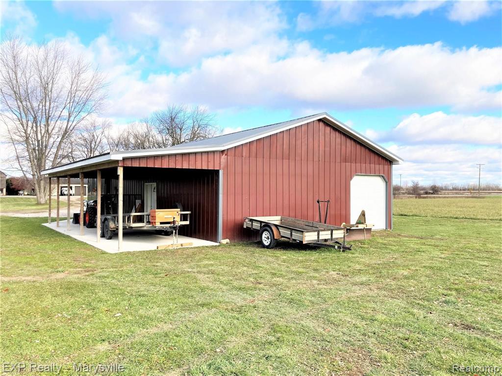 13581 Yale Road Yale, MI 48097 - Photo 9 of 30