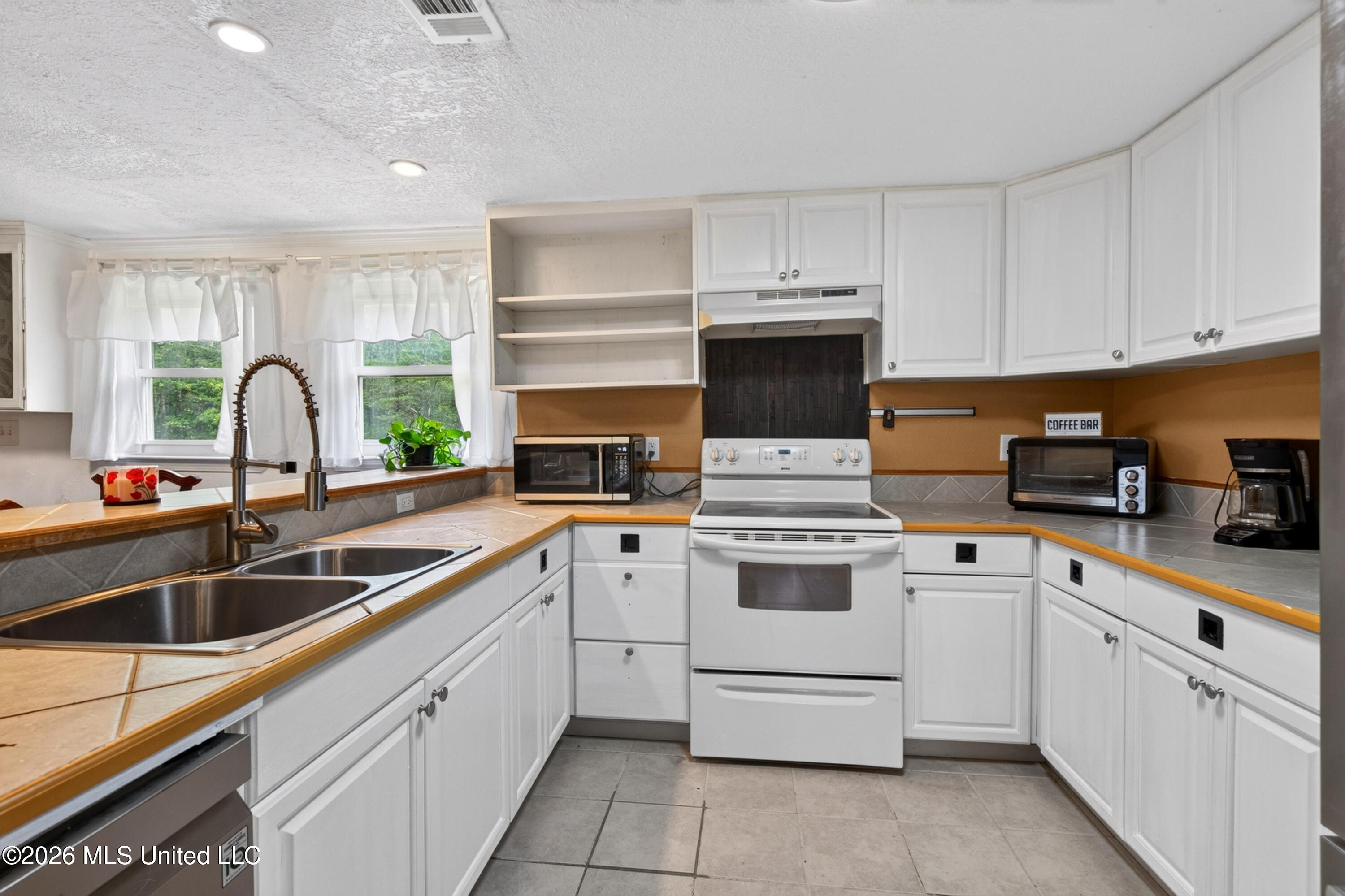 3015 Bonita Road Gautier, MS 39553 - Photo 7 of 64 3015BonitaRd.-20