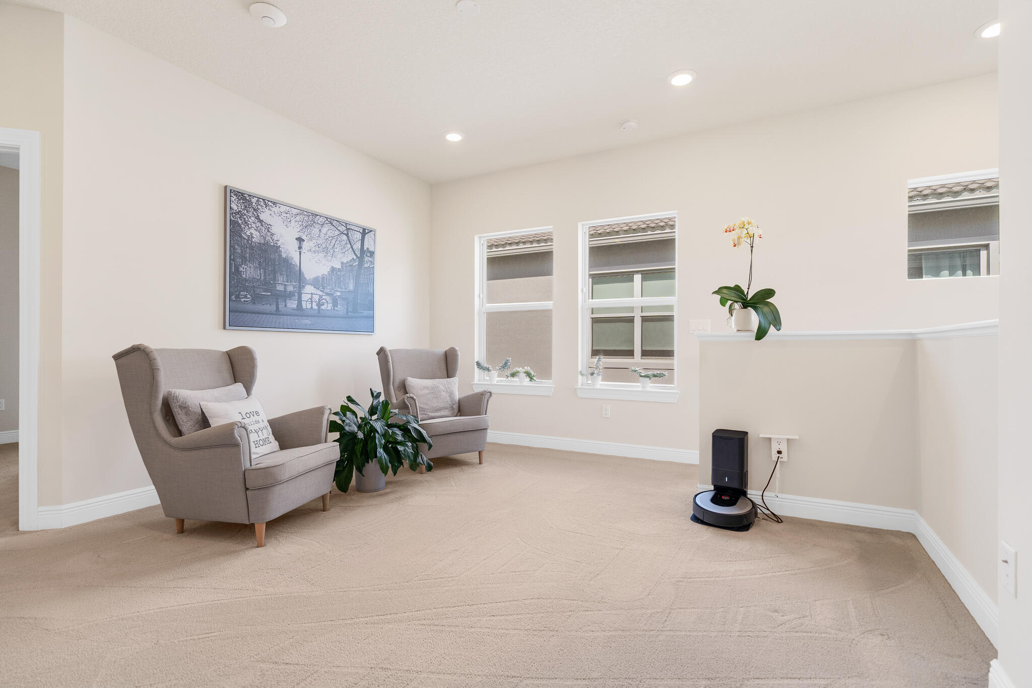 4374 Greenway Drive Hollywood, FL 33021 - Photo 16 of 46 a living room with furniture