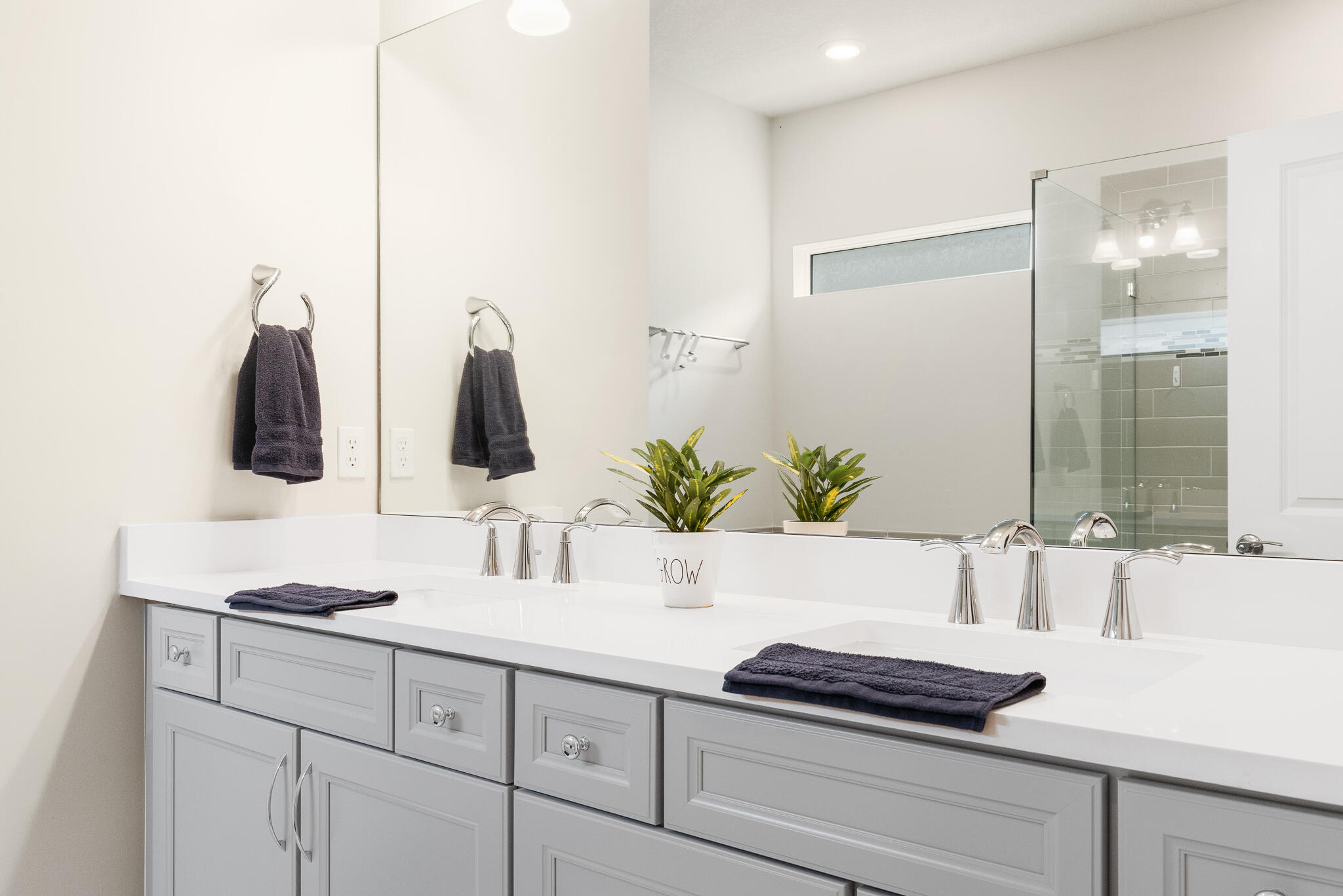 4374 Greenway Drive Hollywood, FL 33021 - Photo 23 of 46 a bathroom with a sink and a mirror