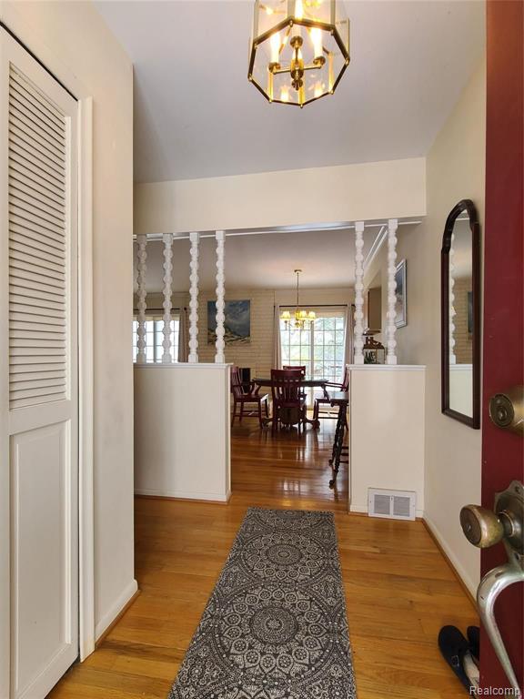 641 Lake Forest Road Rochester Hills, MI 48309 - Photo 7 of 34