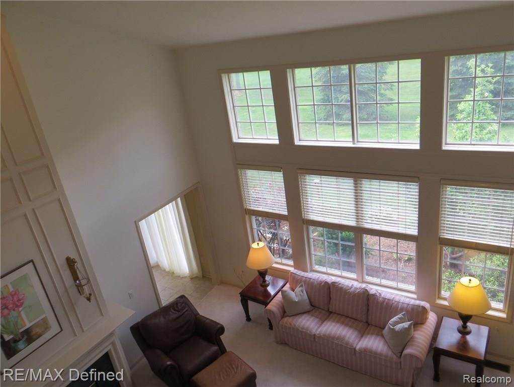 2013 Dunham Drive Rochester, MI 48306 - Photo 5 of 35 Upper Bridge Overlook