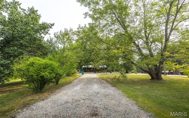 $220,000 | 1565 Cree Road, Cuba, MO 65453