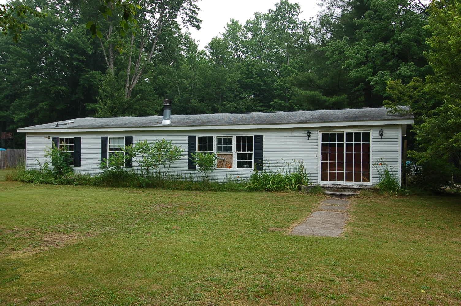 10798 West Maple Road Mesick, MI 49668 - Photo 2 of 25